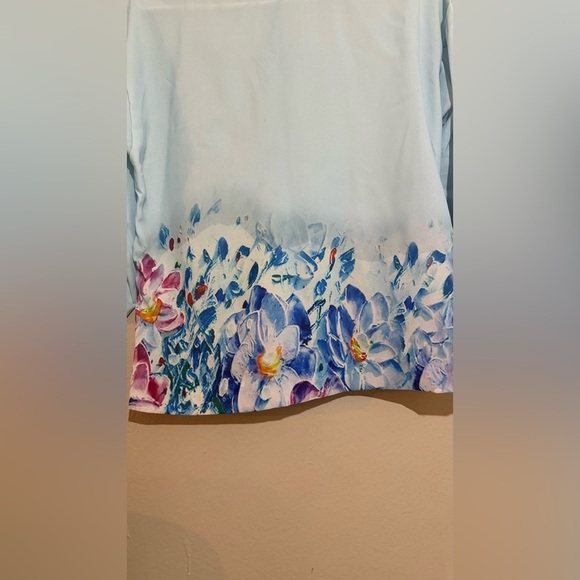 Light Blue Floral Button-Up Blouse Size M 100% Polyester
Mt7 - Picture 4 of 4